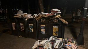 Musica alta e schiamazzi a Barcola, notte difficile per i residenti