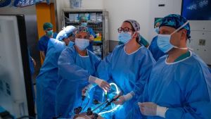 Los plantes de los médicos a las horas extra abocan a la sanidad asturiana a un caos de las demoras