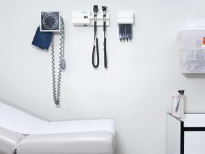 Bell: Premier Danielle Smith, I'm one of many still trapped in Alberta's health system