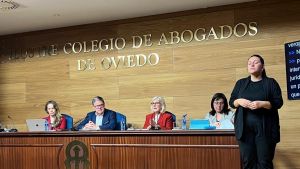 Palacios, profesora de Derecho Civil: 