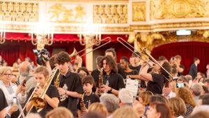 «Pellegrini di Pace», 150 giovani musicisti sul palco del San Carlo