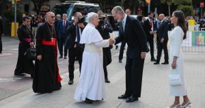 El Raval y la Sagrada Familia ponen el broche final al viaje del Papa a Barcelona