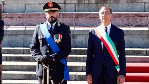 Taser alla polizia locale. Stop del comandante Mirabelli ai corsi biennali per trattare con stranieri e persone Lgbtqia+