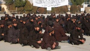 A Herat i talebani sparano sulla folla, a Bruxelles siedono ai tavoli dell’Ue