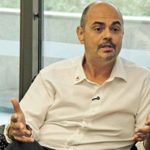 Simões usa déficit para desestimular rivais