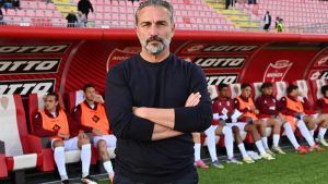 Carrarese Panchina vacante, si apre il casting. Numerosi i nomi intriganti per il dopo Calabro
