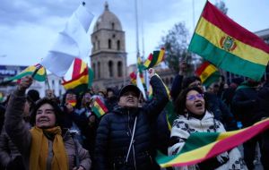 Bolivya'da hükümet protestocuların üzerine orduyu sürmeye hazırlanıyor: İstisna Yasası geçti