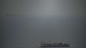 Tomahawk contro l'Iran, Tehehran annuncia di chiudere Hormuz. Trump: 