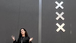 Amsterdamse burgemeester Halsema belooft kerken mee te denken bij zoektocht naar huisvesting