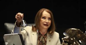 Colman paciencia de la senadora presidenta