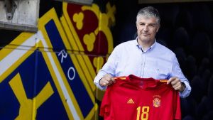 César Martín, exjugador del Real Oviedo e internacional por España: 