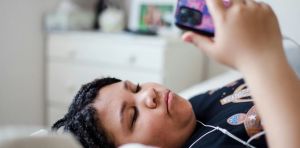 Kids on social media more than two hours a day at higher risk of mental illness