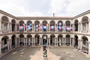 Esculturas inflables convierten la serotonina en una experiencia artística inmersiva