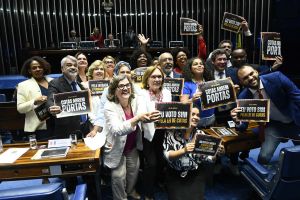 Cotas no Einstein: esquerda quer destruir tudo que presta no Brasil