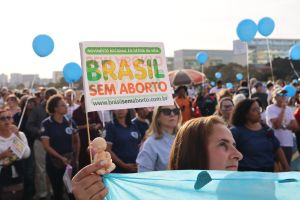 Em Brasília, 1.500 inusitados manifestantes marcham contra a decisão de Moraes