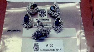 Los joyeros tasan en aproximadamente 1,3 millones de euros el centenar de joyas incautadas en el despacho de Zapatero