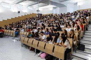Unife attrae a Ferrara studenti da tutta Italia. Bene tempi di laurea e occupazione