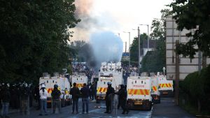 A Belfast si vede la bugia populista: popolo contro popolo, stesso disagio, colore della pelle diverso