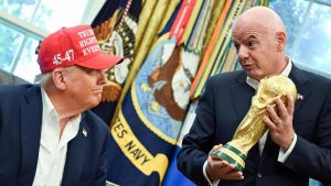 La FIFA se arrodilla de mala manera ante Donald Trump