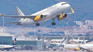 Jarro de agua fría para el aeropuerto de Asturias: pierde una importante conexión internacional