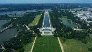 Polizei in Washington untersucht „86 47“-Zeichen im Rasen