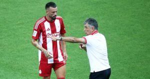 Ολυμπιακός: Φταίει τελικά ο τρόπος παιχνιδιού του Μεντιλίμπαρ για τους εξτρέμ;
