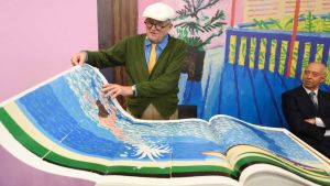 L'artista David Hockney è morto a 88 anni. Una vita di colori brillanti (e sigarette)