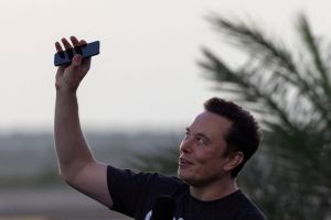 Hoe Musks tactieken beleggers naar SpaceX trokken — en risico’s deden negeren