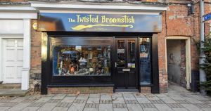 Craft shop to shut store and move to market