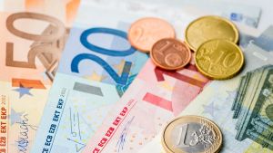 Ο πληθωρισμός πήρε φόρα: Αυξήσεις σε καφέ, ζάχαρη, σοκολάτες και παγωτά