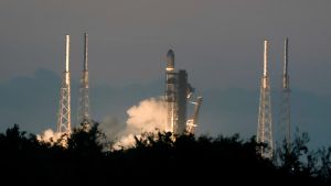 A SpaceX Welder Was Earning $58,000 in 2015. With Today’s Historic IPO, He’s Expected to Walk Away With $880,000