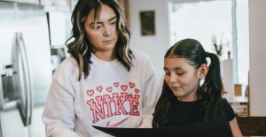 Many Gen X women were encouraged to be stay-at-home moms. Now, they say they were lied to.
