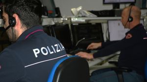 Donna truffata col metodo del finto poliziotto Le portano via gioielli per 100mila euro