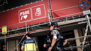 El juez Pedraz encarga a Hacienda que rastree las cuentas de la empresa con la que Leire Díez planeó cobrar del PSOE