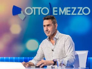 Ora è l'ufficiale di complemento dei progressisti