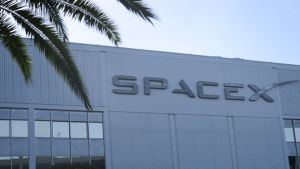 Elon Musk ’s werelds eerste biljonair na succesvolle beursgang SpaceX
