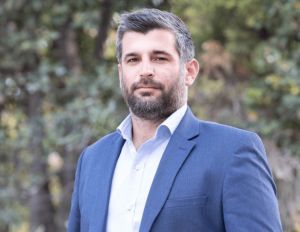 «Δεν σας επιτρέπω»: Μια φράση που δεν χωρά στη Δημοκρατία