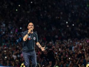 Ramazzotti al Maradona: 42mila in festa e l’arrivo di D’Alessio infiamma lo Stadio