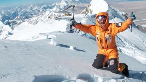 Il ritorno di Simone Moro dopo l’attacco cardiaco. Sulla vetta del McKinley, la montagna più alta del Nord America