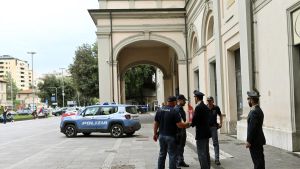 Accusato di rapire la bimba. Il giudice lo rimette in libertà: 