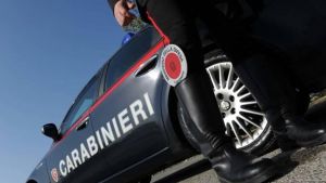 Broni, tre arresti per furto