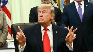 Rivoluzione Trump, la democrazia resta nuda. Ci sono solo amici e nemici