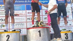 Agnini trascina il Team Vangi. Vittoria in volata a Galciana