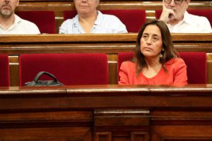 El PSC, ERC i els Comuns entomen el possible desgast electoral de la crisi educativa