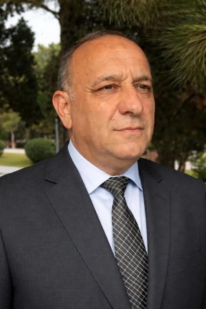 Ədəbi mövzunun qara traktovkası