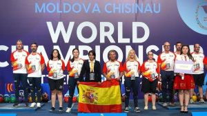 Del cáncer al podio mundial: la inspiradora historia de Eva Pérez, la campeona gijonesa en el Kettlebell