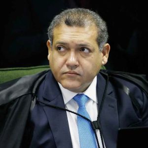 A censura de pesquisa eleitoral pelo presidente do TSE