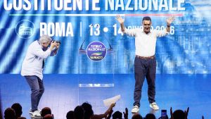 Vannacci: la feccia con le scarpe da barca. Il racconto dall'assemblea di Fn