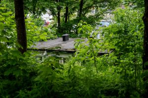 Det er lett å rive en brakke. Det er vanskeligere å bygge et liv