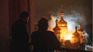 Altri missili su Kyiv. Colpita anche la Cattedrale della Dormizione